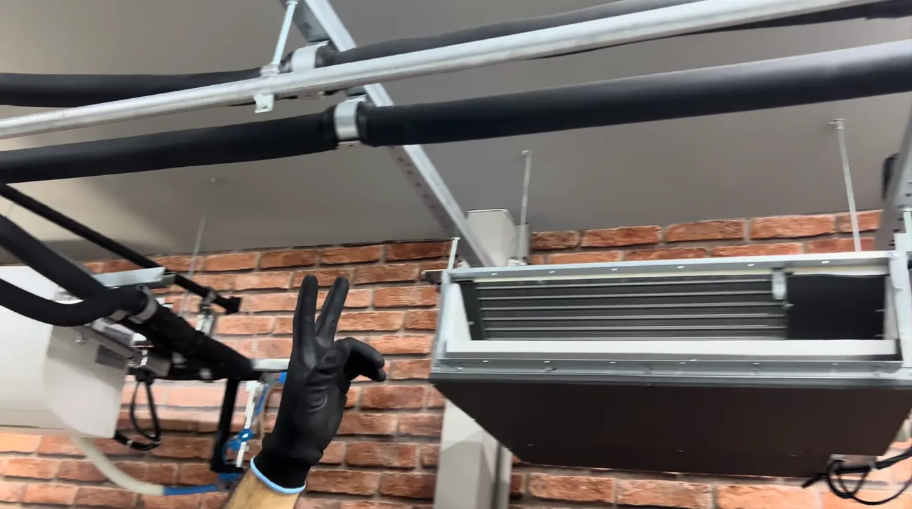 Condensadoras de sistema multi-split e VRF instaladas em Recife